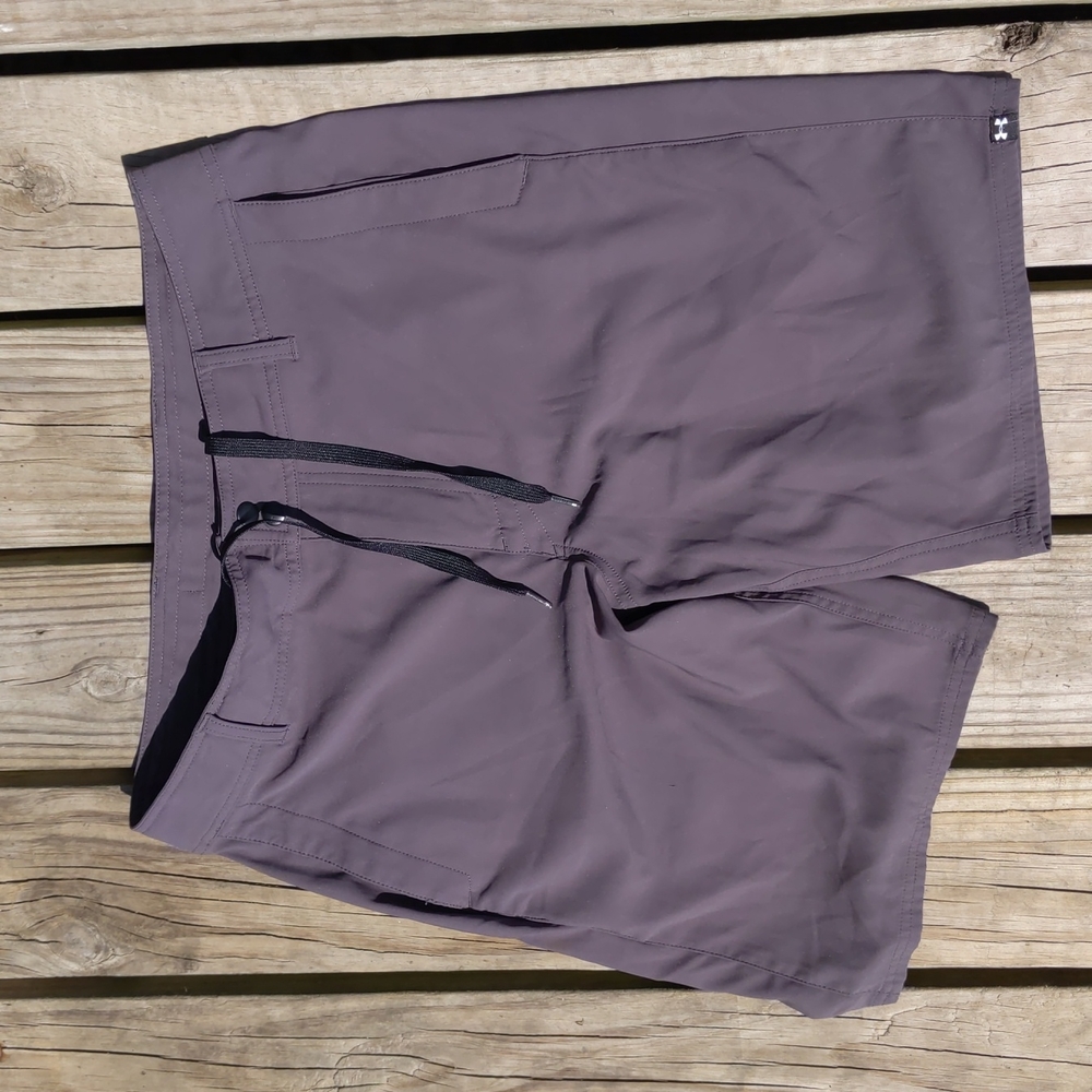 Men's Grey under armor shorts